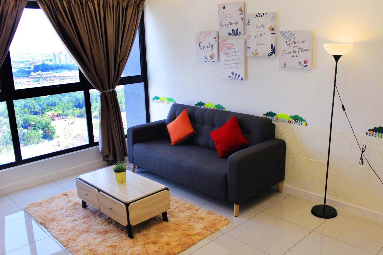Appartamento Le Pavillion Puchong By Widebed Upto 6Pax Kuala Lumpur Esterno foto