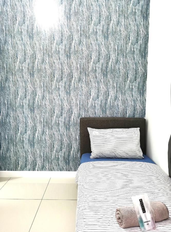 Appartamento Le Pavillion Puchong By Widebed Upto 6Pax Kuala Lumpur Esterno foto