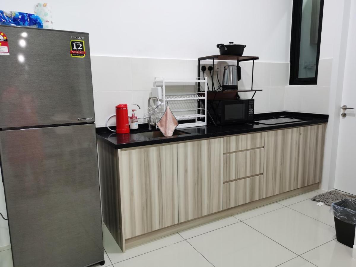 Appartamento Le Pavillion Puchong By Widebed Upto 6Pax Kuala Lumpur Esterno foto