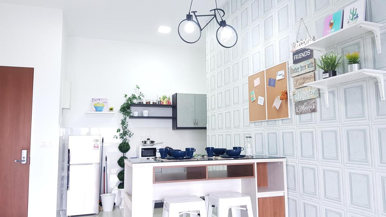 Appartamento Le Pavillion Puchong By Widebed Upto 6Pax Kuala Lumpur Esterno foto