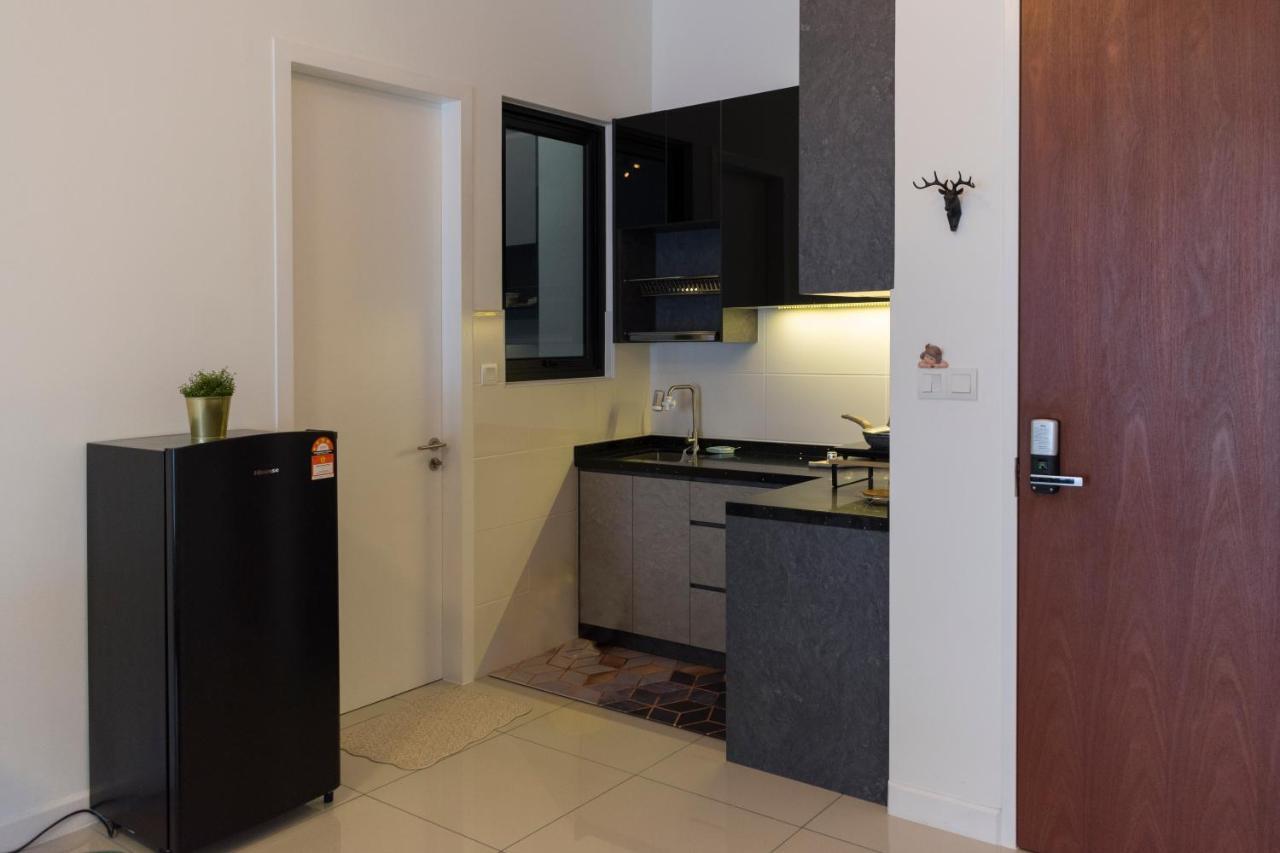Appartamento Le Pavillion Puchong By Widebed Upto 6Pax Kuala Lumpur Esterno foto